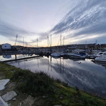 Marina House Apartment Whitby Bagian luar foto