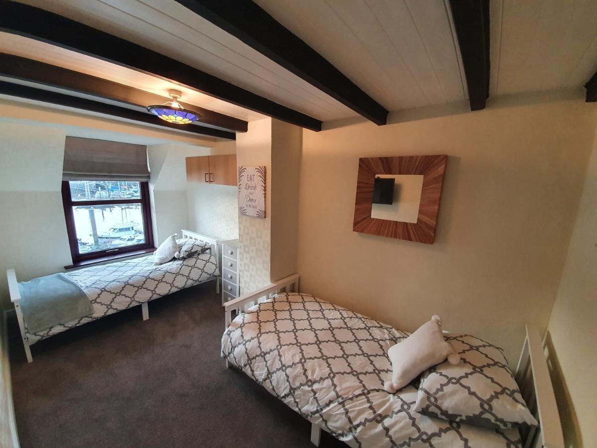 Marina House Apartment Whitby Bagian luar foto