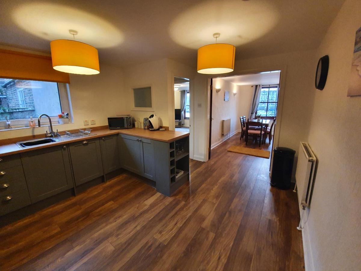 Marina House Apartment Whitby Bagian luar foto
