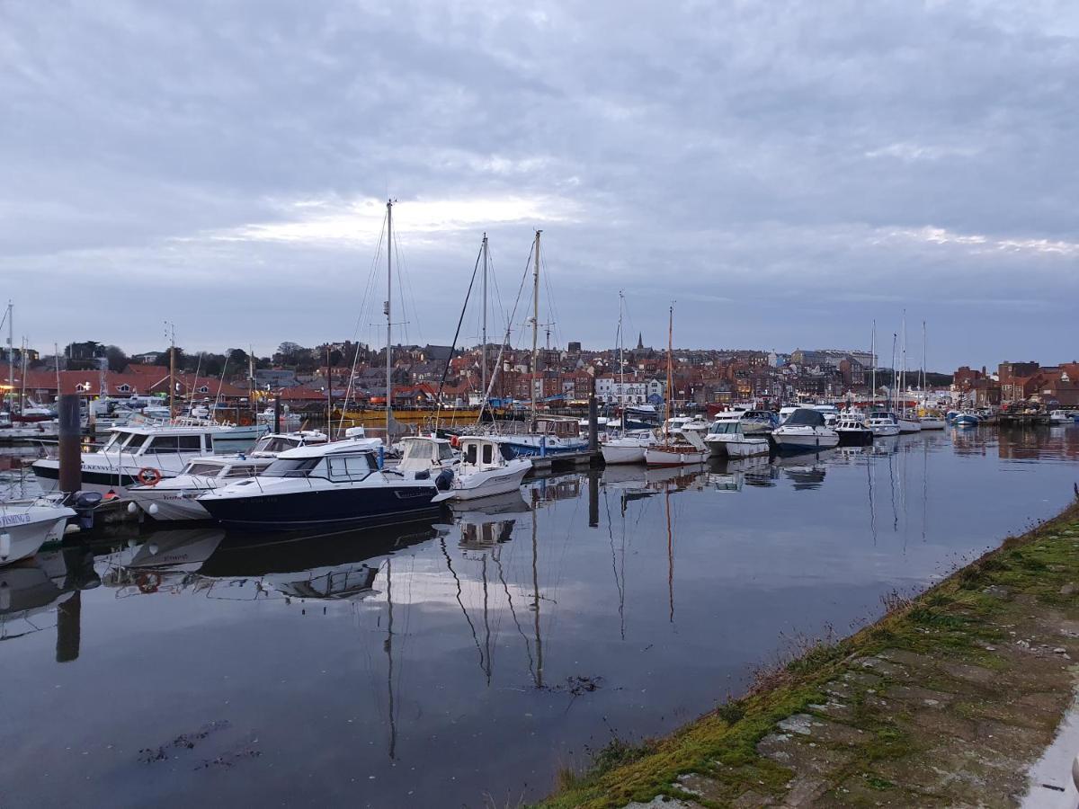 Marina House Apartment Whitby Bagian luar foto